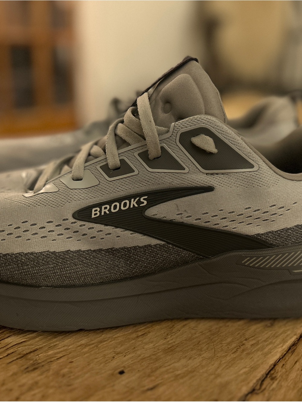 Brooks Beast 26 men’s running/walking shoe